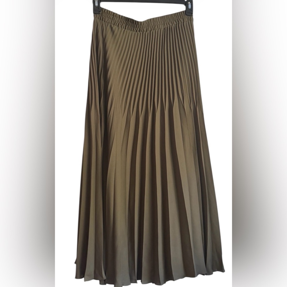 5/$15 - Max Studio Pleated Midi Skirt - Olive/Sage Green - Size M - Picture 3 of 9